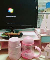 中年少女的办公日常,电脑增高架23块包邮很实用