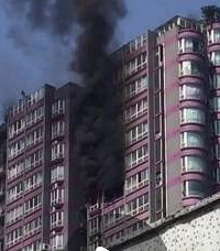 杨家坪盛仁汇起火了,交通受影响