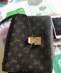 最近新买的两个超级喜欢的包包~