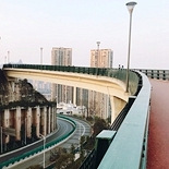 漫步山脊观光步道