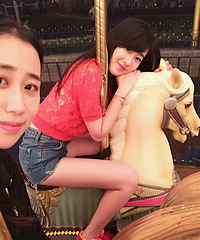 红色小短袖配短裙【今天穿什么】