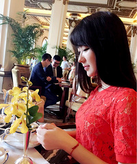 ��ɫС�������ȹ�����촩ʲô��