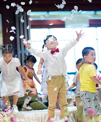 8����ͯ��4�԰��ɰ������ҳ��ޣ����ɫ�������ɴ��������