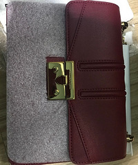 周末的ck像不要钱,新世界两双鞋239了解一下