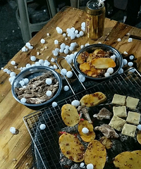 彭水突降冰雹 单个大小如汤圆