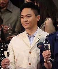 佘诗曼和大仙夫妇同框,表情有戏