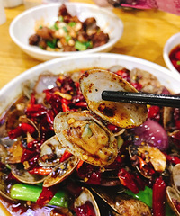 19年的老字号家兴烧烤,老板见证了两路口的繁荣与衰落【食匠】