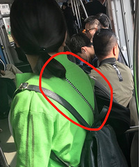 我还是第一次看到楞个粗的链子绑手机