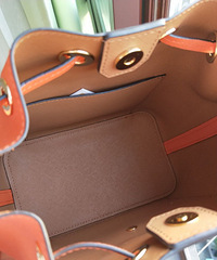 年前代购发MK官网特价拿下,颜色鲜亮正适合现在用