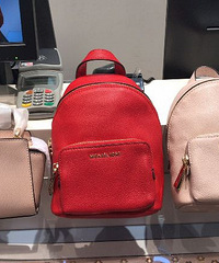 mk书包两折,挎包5折~买了这两个