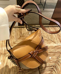 被安利了罗意威马鞍包,太好看了吧!有人买过吗?实物怎么样?