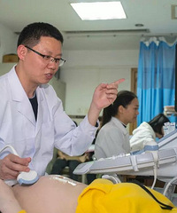 这个产科男医生火了!免费为孕妇答疑人气帖点击量近百万次