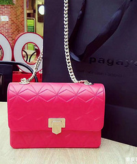 分享今年新买的几个包,到手价都很划算!MK在重庆5折就买到了