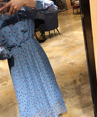 好久都没有分享我的穿搭了,今天抽空发一下