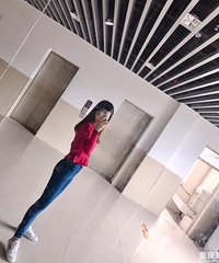 �������ļ��ڣ��԰����ݵĺ�ɫ�̿������ʺ�С���ӡ����촩ʲô��