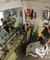 重庆1元理发店在哪?没店名开了20年,重庆1元理发店你去过没