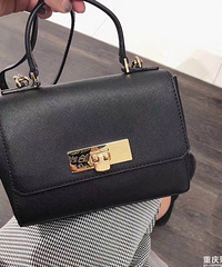 求帮选,MK的这三个包哪个好看点啊?