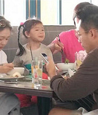 朋友在越南看到大S,她怀三胎了?