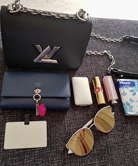 包包里面有什么?都来晒一晒!2018年第一次翻包活动啊