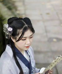 最近拍的两套古风汉服,泥萌更喜欢哪套呢