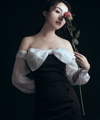 看到照片都说我是侧颜杀,其实,人家的正面也很美呢~~