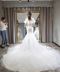 �߸��ӹ��ﴩ��βǰ͹���̳������ģ����Ʒ����ϸо��Լ��ǻ�����