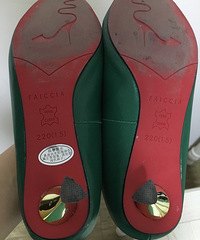 ���ף���ҵ�Ь�������²��ˣ�Ь����Ȼ����ģ��ͷ�̬�Ⱥ�һ��