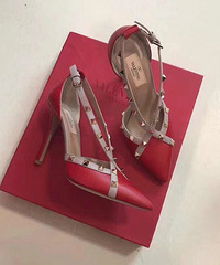 �ֲ�������¥���ζ���Ҫһ˫ValentinoС��Ь����Ь��