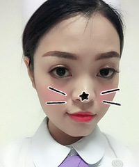 85年身高160的离异美女护士征婚,能歌善舞