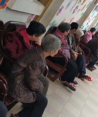 90后理发店老板做了一件暖心事