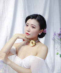 ��ױ�վ�Ȼ���ĳ�������У���ֱ��..........