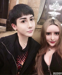 蛇精男刘梓晨女友曝光,堪称绝配!
