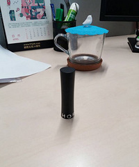 买到了丝芙兰新出的古铜色口红,有哑光感还很滋润