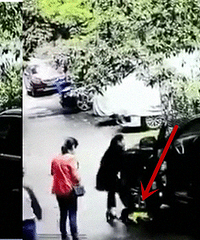 开SUV的她没注意前方小孩,直接压了上去