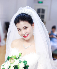 ֻ����ȥ�Ը�ɴ�����һ��С�Ķ����׵��˻�ɴ�գ���ʽŮ��ױ����