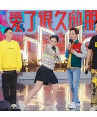 谢娜复出,几次在舞台上哽咽