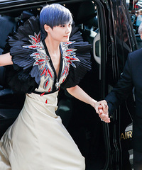 李宇春第六次参加戛纳,气势霸道