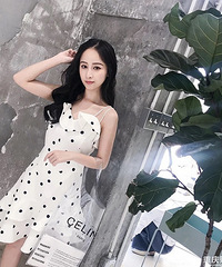 ����Ϊ����ٺ���׼������ЩƯ��װ��