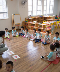 在“wanghong”幼儿园蹲点一天后,好想生个孩子玩