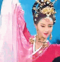 要不是吃了美貌的亏,她早红了