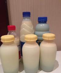 娃儿乳糖不受耐暂停了母乳,奶水太多不想浪费干脆来个奢侈母乳浴