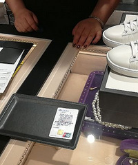 �ձ�Gucci��Ĺ�ʽ����̫�Ͽң����˾������²����޶�С��Ь