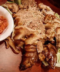团购才48元的双人猪蹄料理,分量很足