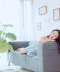 第一次尝试家居风格的写真,原来厨房里的照片拍出来也这么美