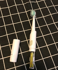 10多块钱买到的电动牙刷竟还挺好用