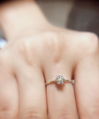 ����һ����Լ۱ȵ���䣬��ʯ�ӽ��в�һǧ�࣡�о����˴�Һ�