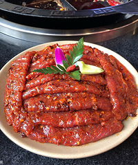游客都要来打卡的火锅店,金牌牛肉和毛肚吃起好过瘾~