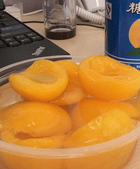 �Ա�����ҹ�ͷ�ļ��ڵ��ˣ�6���»��ͼ��ţ�2���ͷ���������