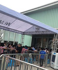龙湖景粼玖序今天交资料拿号,现场人山人海锣鼓喧天……咳咳咳!
