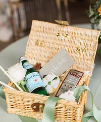 �ܾ����Ͻ��û�����������׼��һ���ر����������